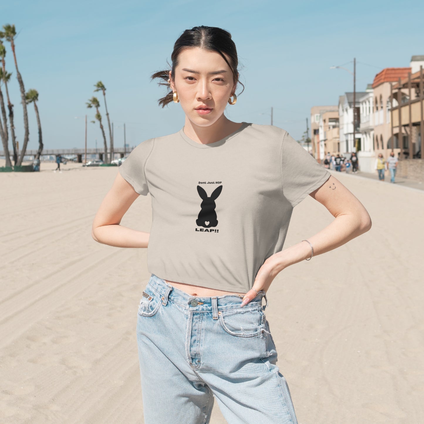 Women's Flowy Bunny Leap Cropped Tee