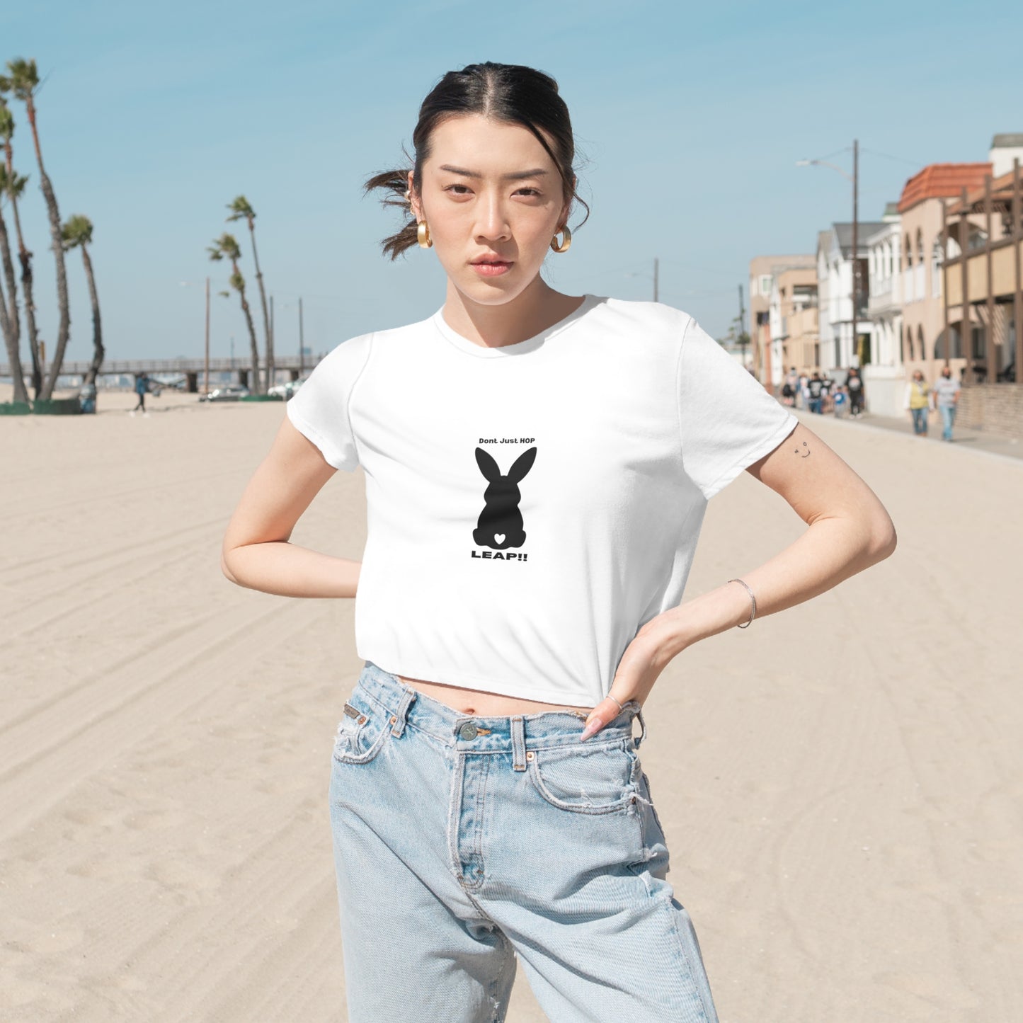 Women's Flowy Bunny Leap Cropped Tee