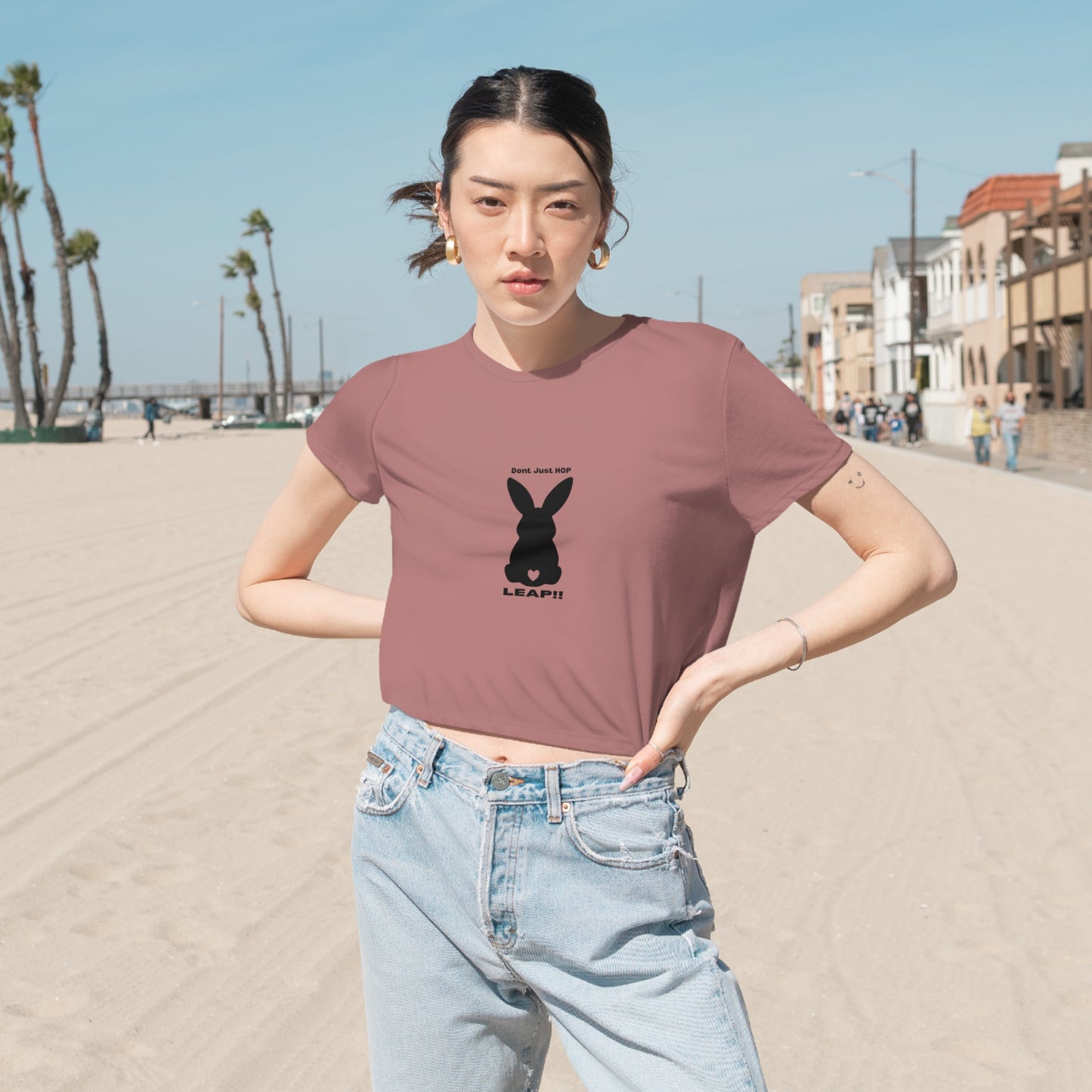 Women's Flowy Bunny Leap Cropped Tee